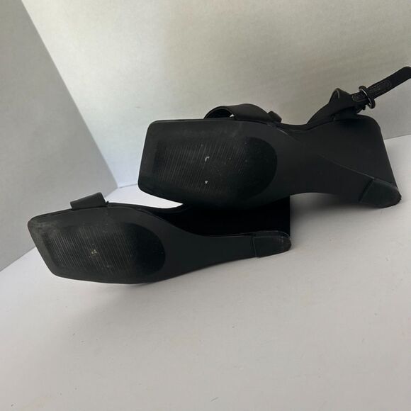 Steve Madden, Black Satin Square Toe, Ankle Strap Wedge Heel, sz 8, Chic Classic - Picture 4 of 6